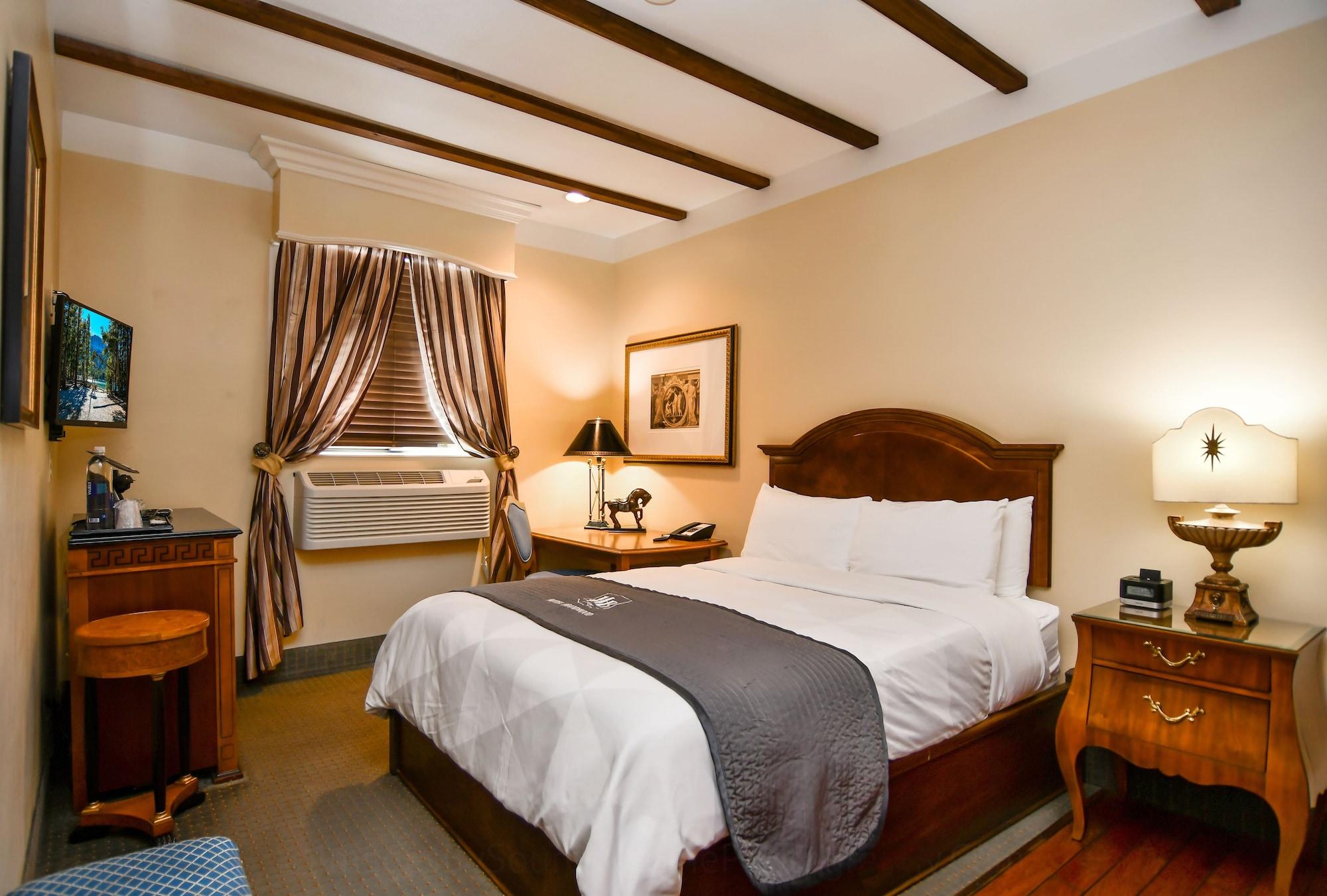 Brand Plaza Hotel 3*